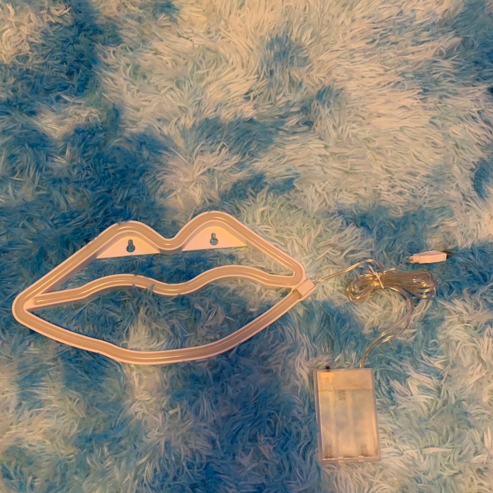 Pink lips LED sign